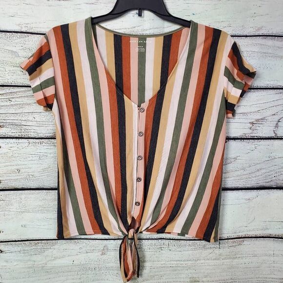 American Eagle Outfitters Tops - American Eagle Medium Vertical Stripe Button Down SS Top